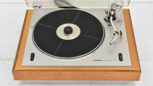 Pārdod YAMAHA YP-700C Turntable Yamaha. Klasika un kvalitāte! - Photo 7